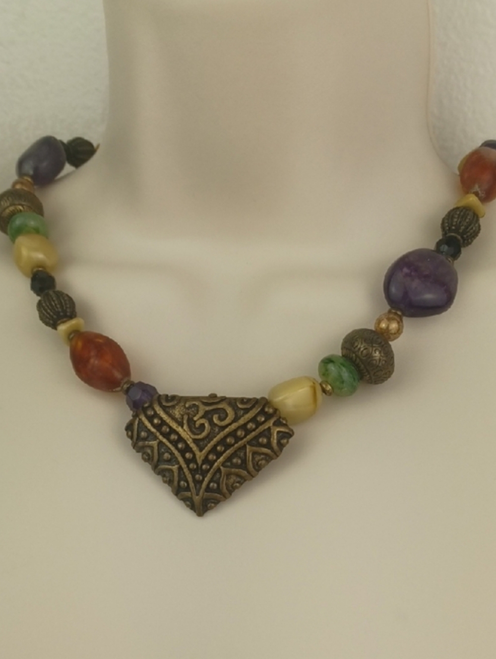 VTG Chico's Multicolor Earth Tone Beaded Brass Heart Pendant Necklace Choker